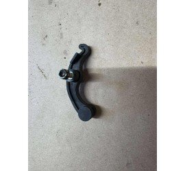 Bagažinės atidarymo svirtis...