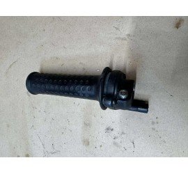 Akseleratoriaus rankena...