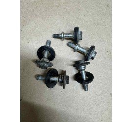 Vožtuvų dangtelio varžtai...